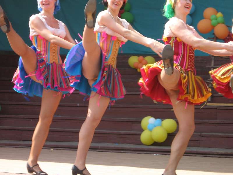 Девочки танцующие без трусов 63 фото - секс фото 
