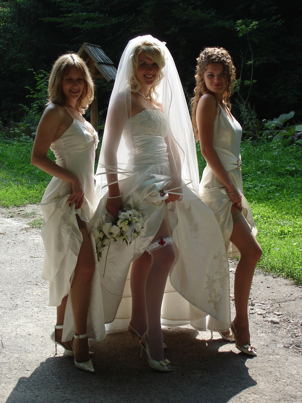 Невеста с подружками устроили групповуху
