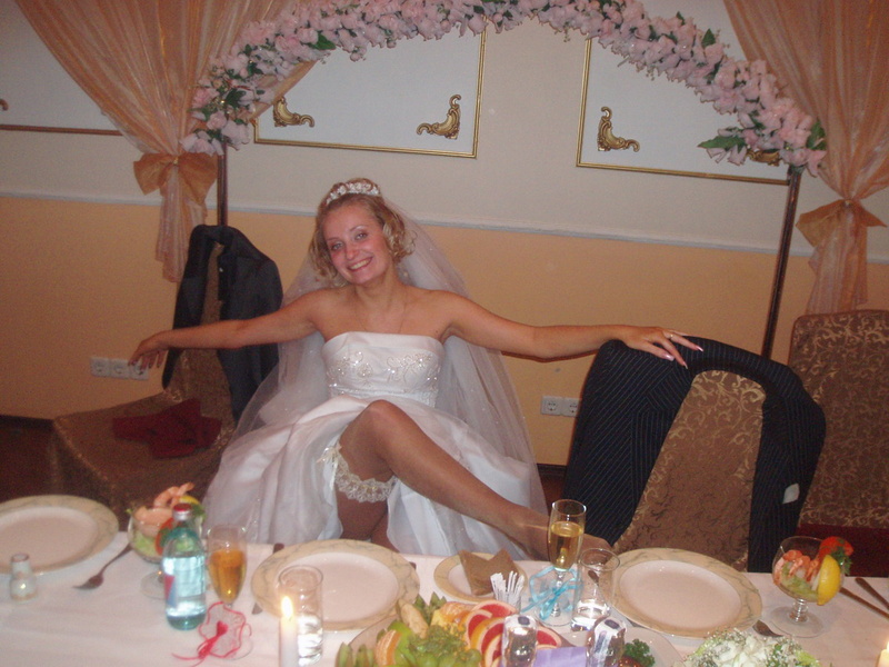 Друг жениха жестко выебал на свадьбе двух роскошных красоток