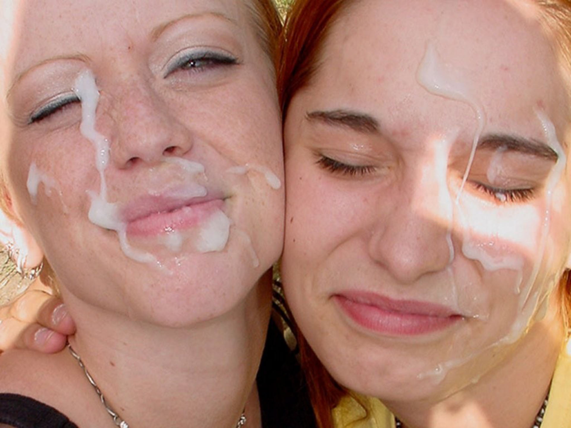 Девушки зажмуривают глаза когда сперма заливает их лица