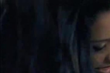 Бородач совращает невинную крошку