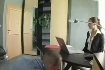 Горячая попалась секретутка