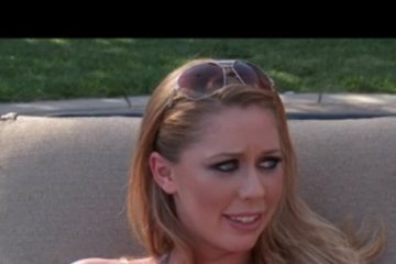 Парень грубо овладел анально брюнеткой