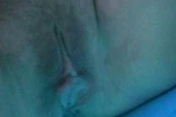 Сучка умеет двигать малыми половыми губами