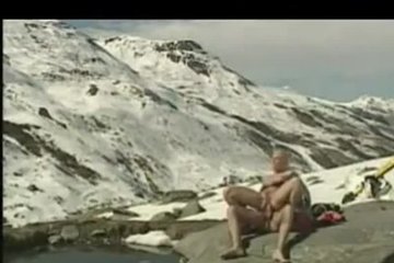 Анальный секс высоко в горах