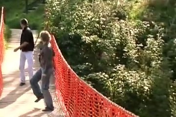 После длительной прогулки расслабились в авто