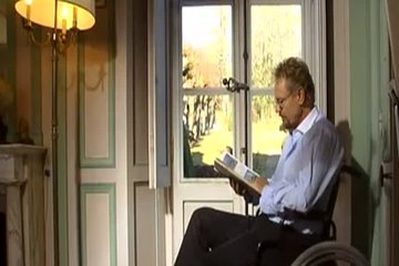 Начал домогаться, а она ему навстречу шла