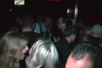 Девушки показали стриптиз на сцене