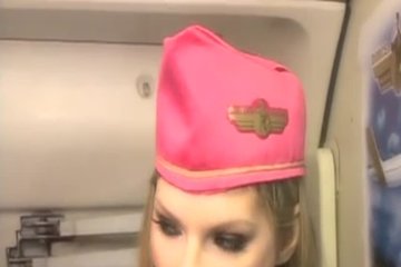 Хардкор секс со стюардессой на борту самолета