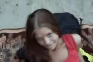 Парень телку не без резинки имеет на пляже