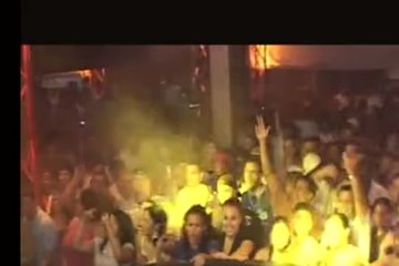 На вечеринке невероятно весело