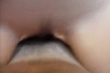 Шаловливый трахаль всё время суёт пальцы куда не надо