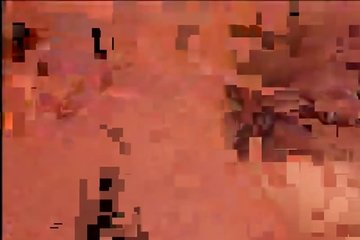 Агрессивно плюёт на писюн