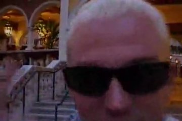 Блондинке приходилось терпеть всяких фриков