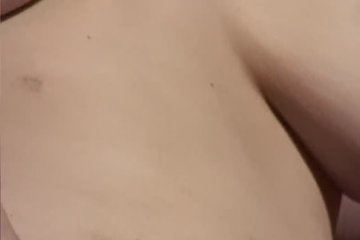 Красотка даже своим раздроченным анусом похвасталась