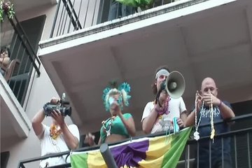 Нудисты вышли на масштабную демонстрацию