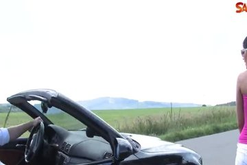 Лысый принц забрал кокетку к себе домой