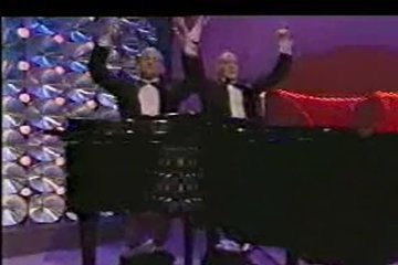 Хуями собрались играть на пианино