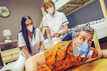 Медсестры занимаются друг с другом фистингом - секс порно видео