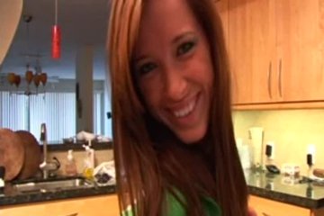 На кухне и трусики приспустит